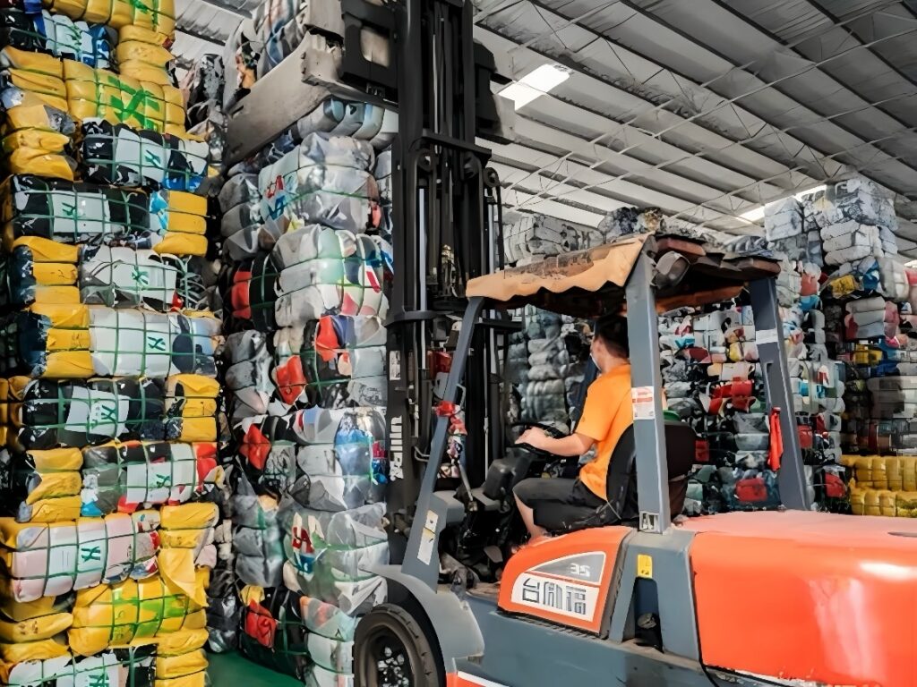 Rossboss | test used clothing bale wholesale supplier (copy)