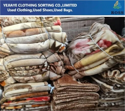 Flannel blankets in various colors and patterns, suitable for wholesale purchase from a Chinese factory-direct supplier.