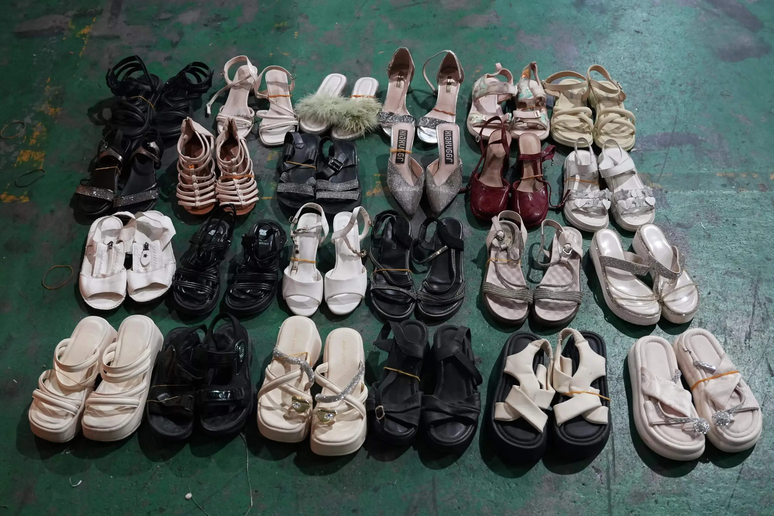 Lady Sandals - Wholesale Used Shoes from RossBoss, Factory Direct Supplier
